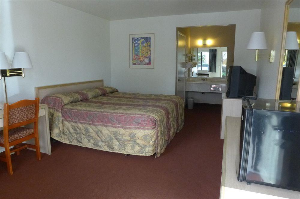 Rodeway Inn Sacramento-University Area エクステリア 写真