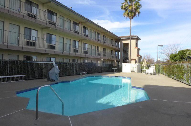 Rodeway Inn Sacramento-University Area エクステリア 写真