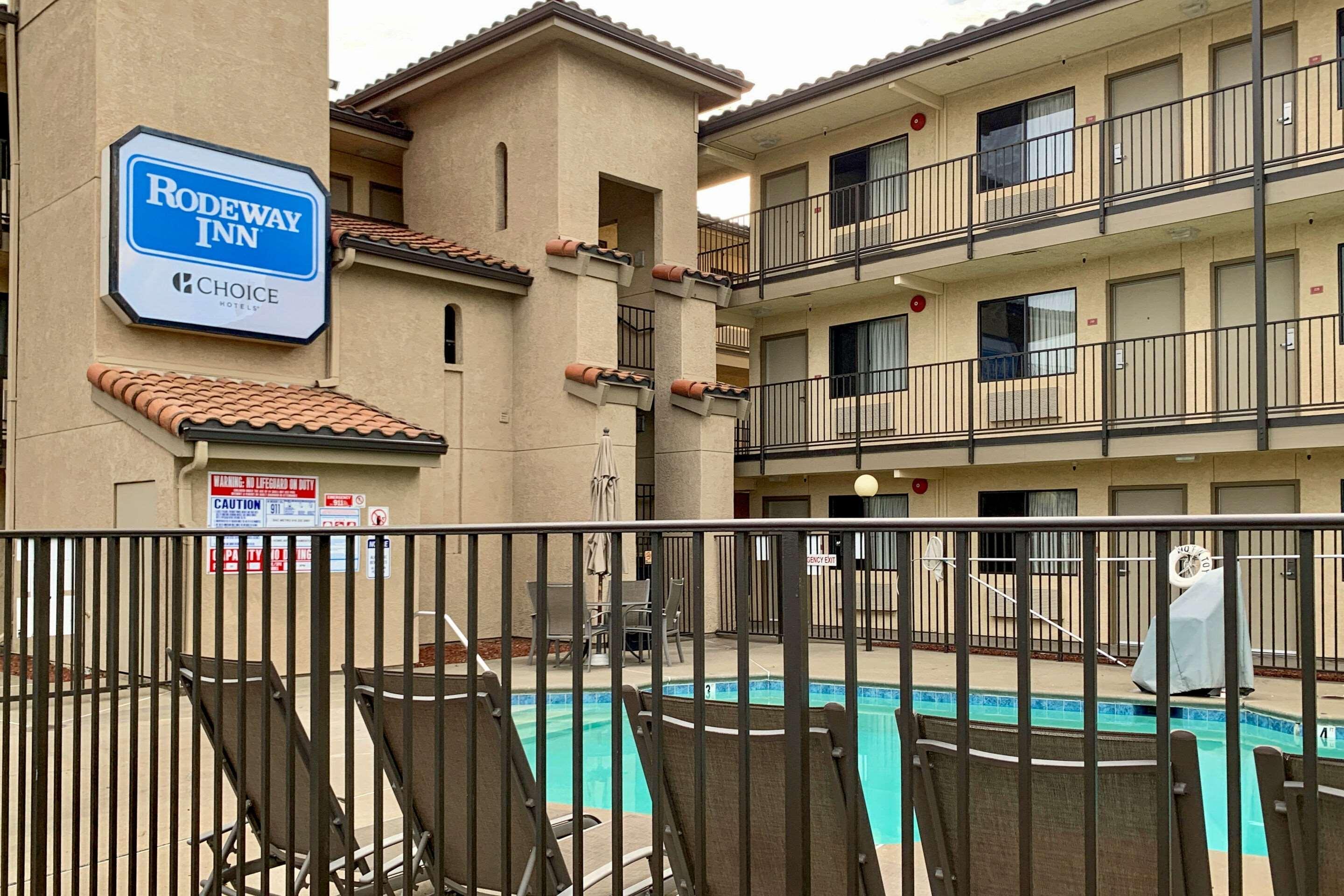 Rodeway Inn Sacramento-University Area エクステリア 写真