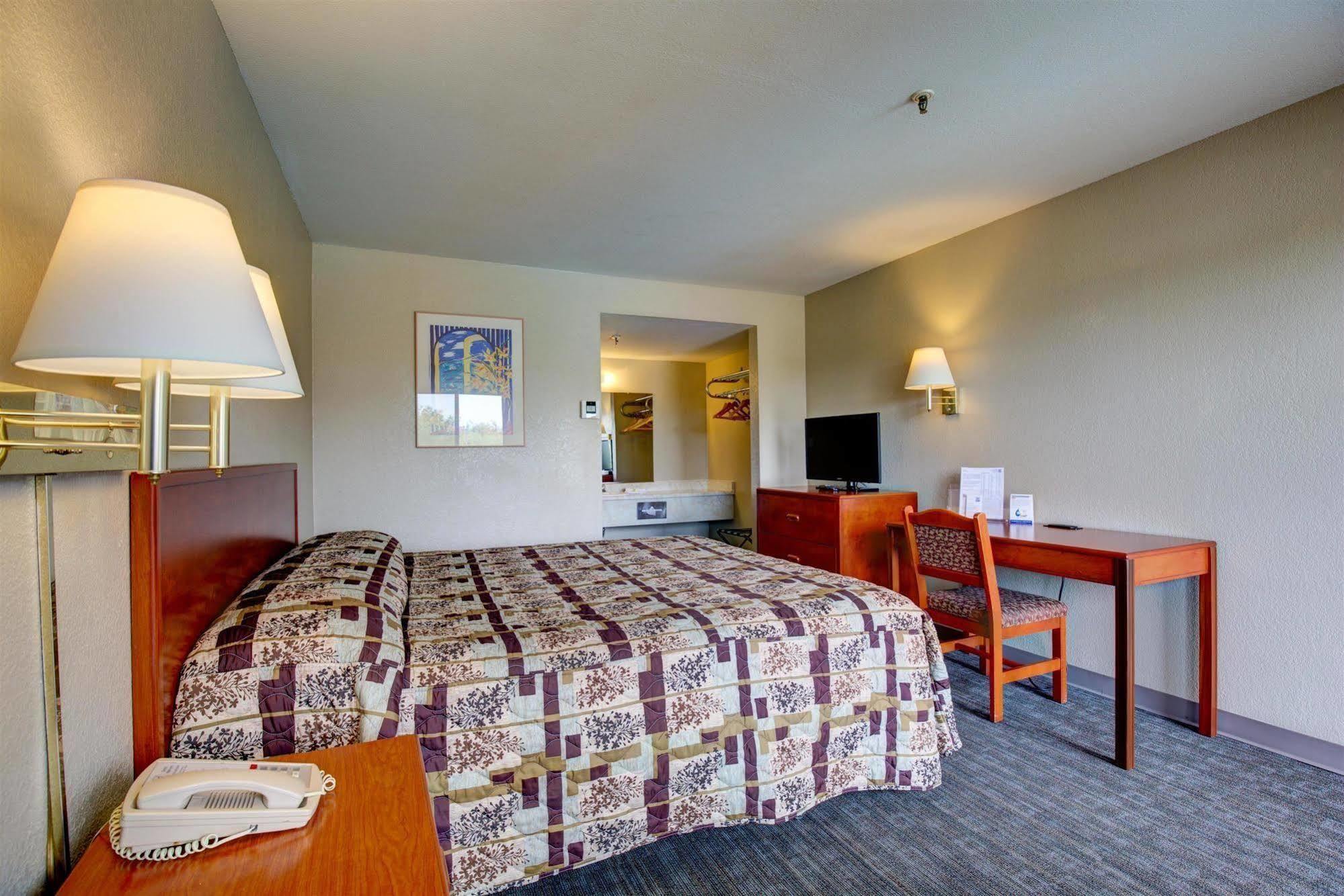 Rodeway Inn Sacramento-University Area エクステリア 写真