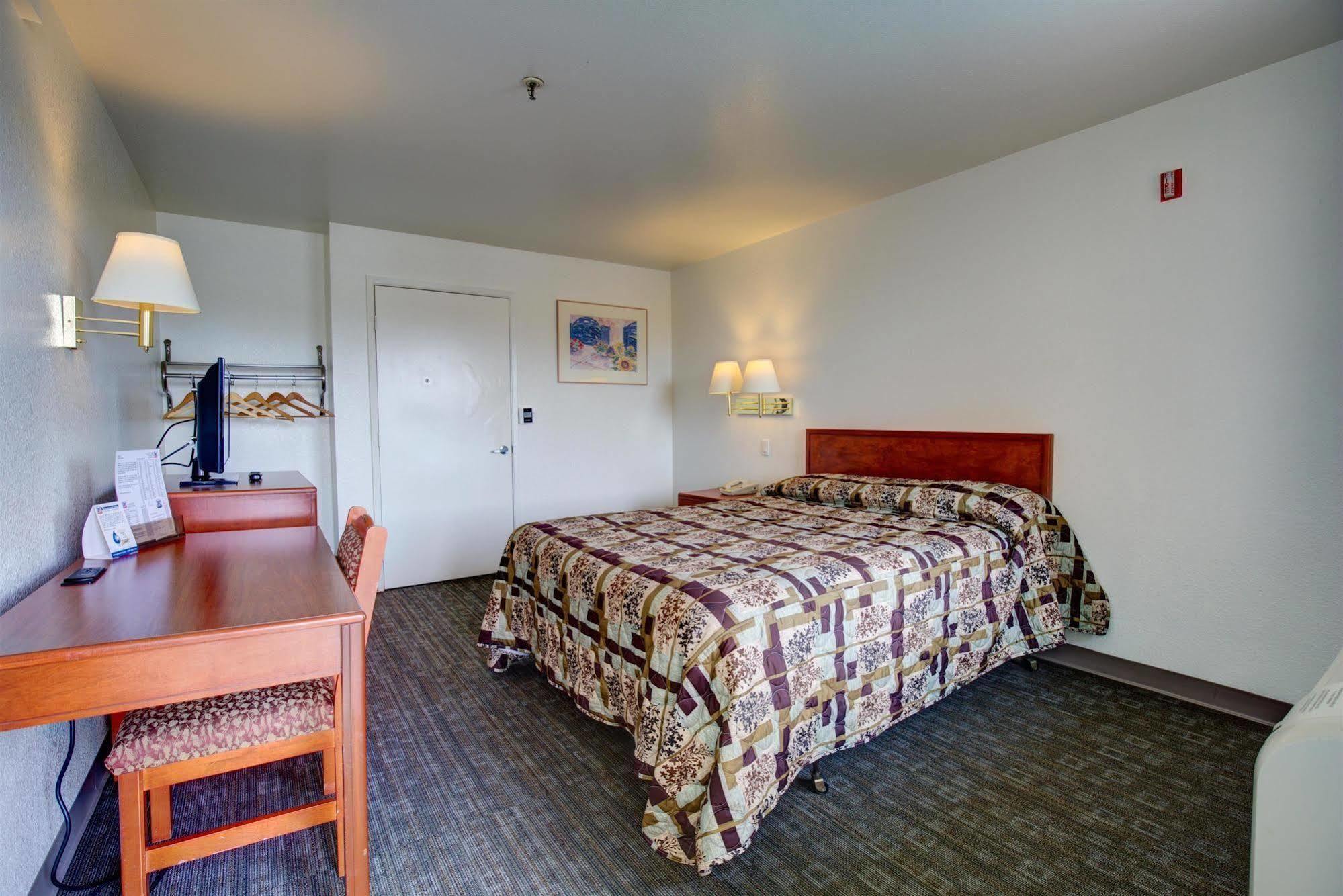 Rodeway Inn Sacramento-University Area エクステリア 写真