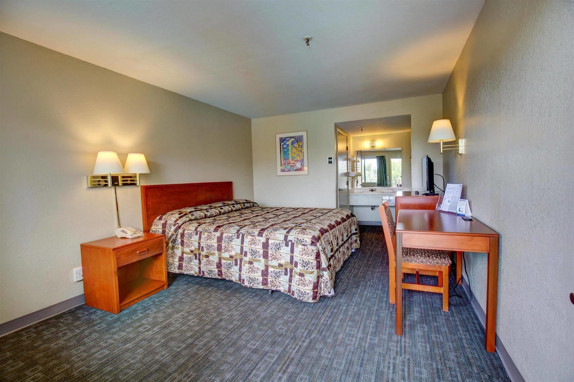 Rodeway Inn Sacramento-University Area エクステリア 写真