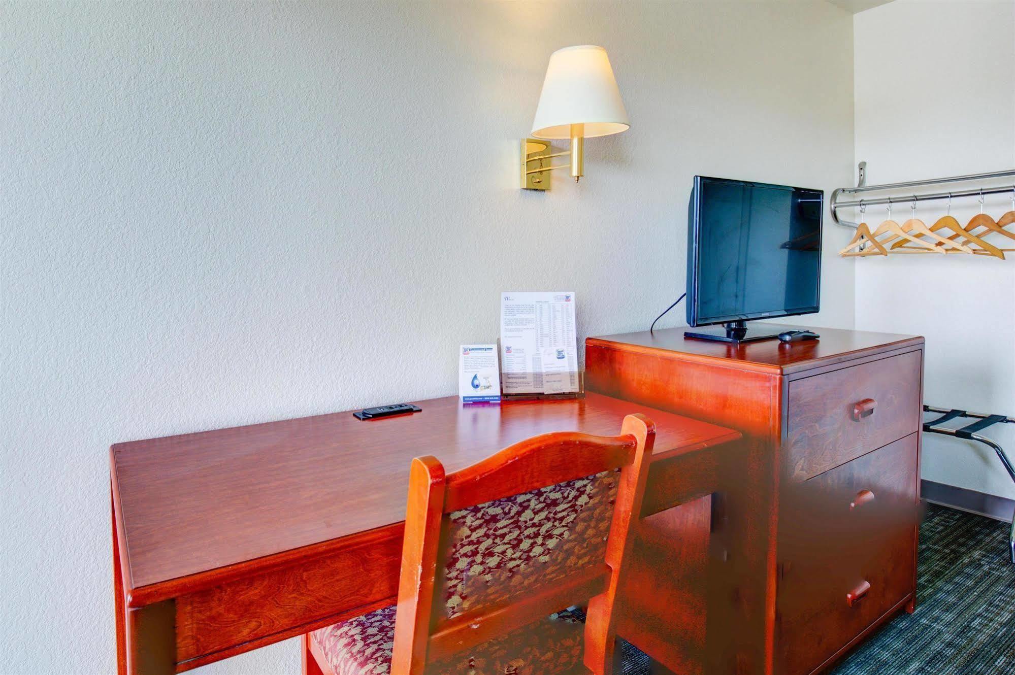 Rodeway Inn Sacramento-University Area エクステリア 写真